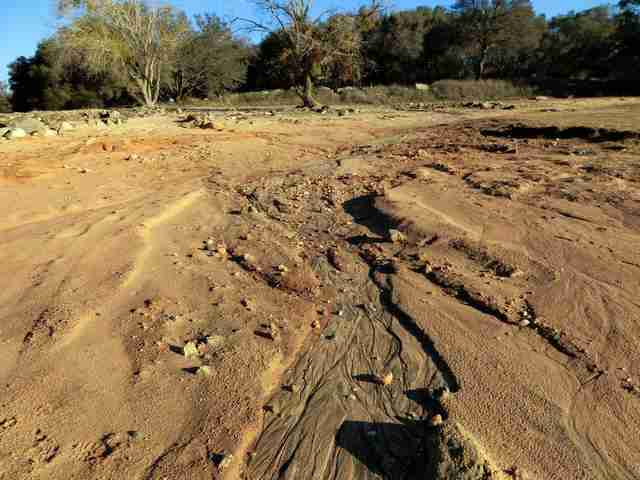 Soil erosion cause pollution